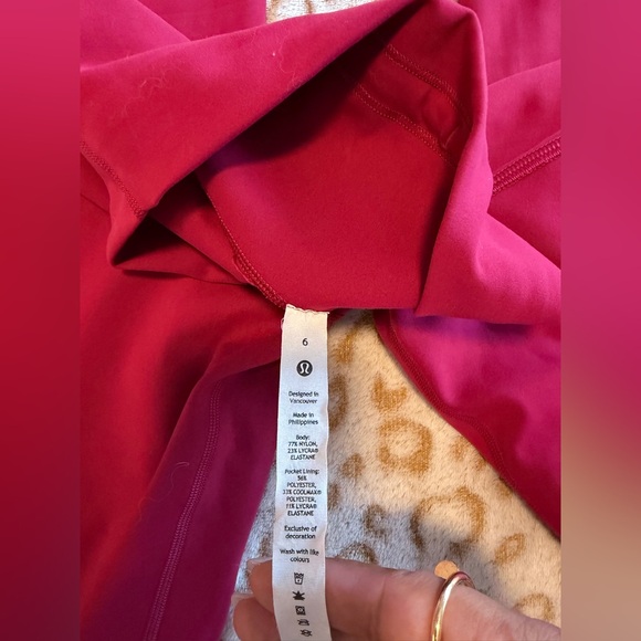 Lululemon athletica Women’s Cherry Red Leggings
Size: 6 - Picture 6 of 9